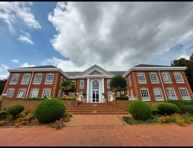 283M² OFFICE TO LET IN BRYANSTON